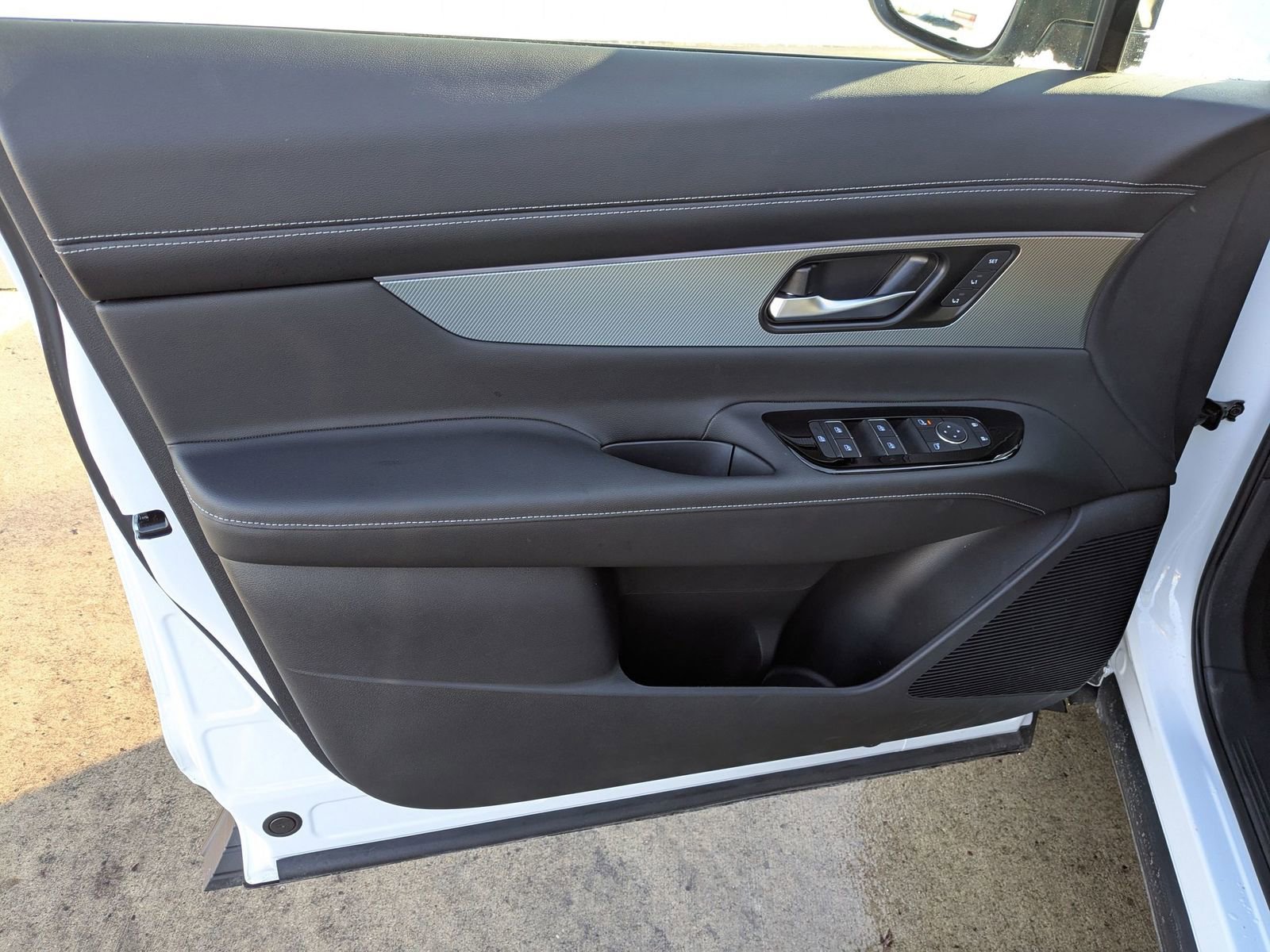 Used 2025 Nissan Murano SL image 28