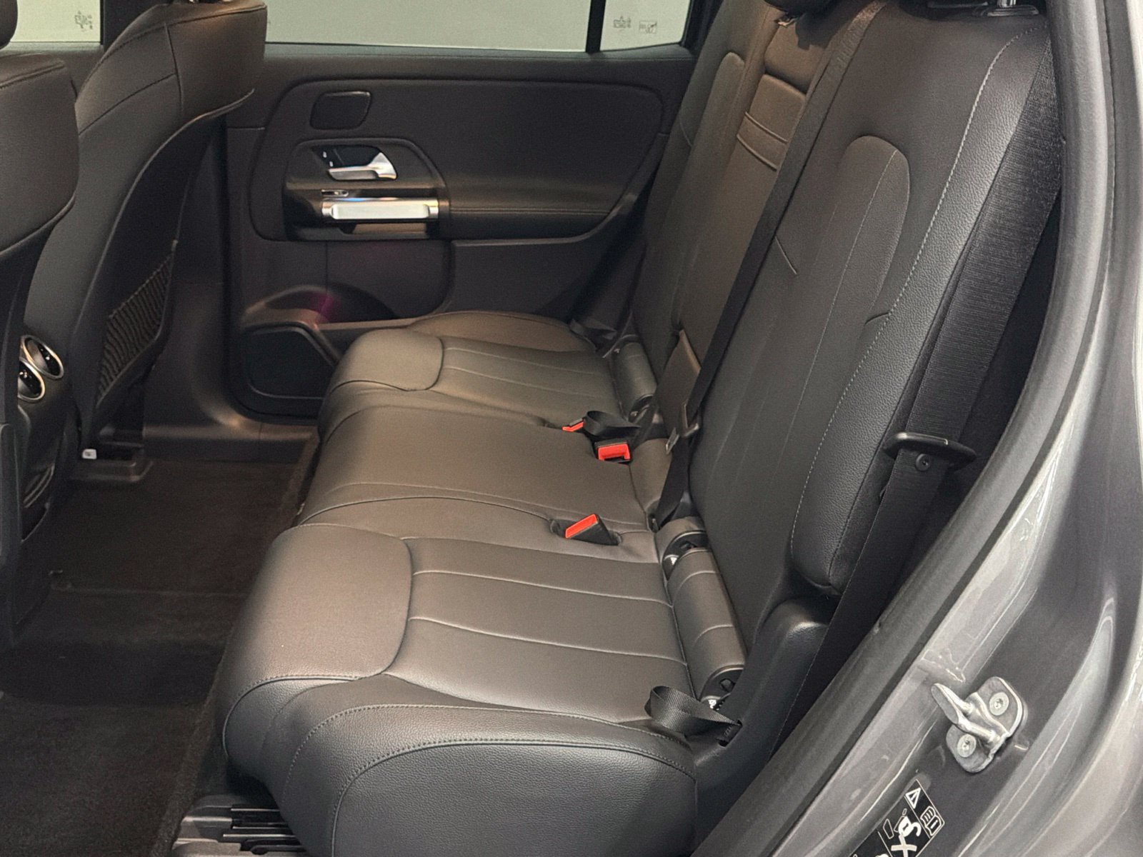 Used 2024 Mercedes-Benz EQB 250+ image 40