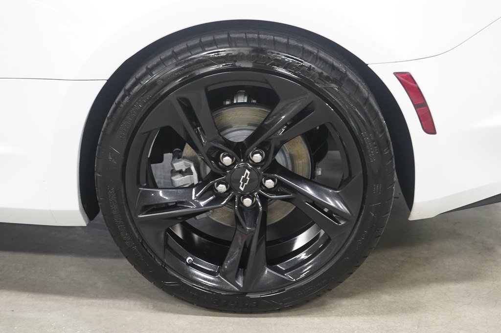 Used 2022 Chevrolet Camaro LT w/ Technology Package RWD image 27
