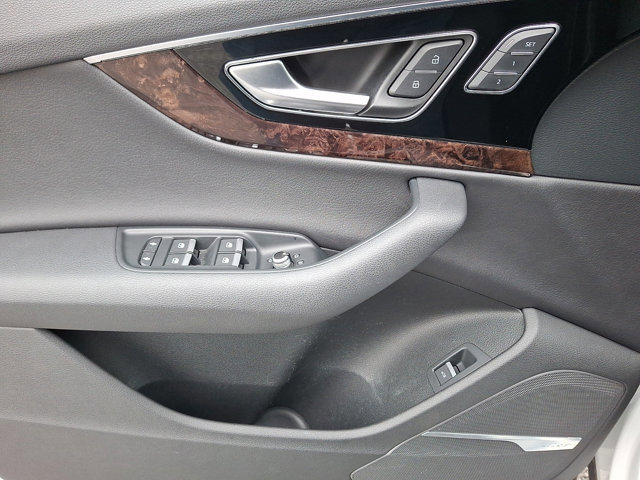 Used 2018 Audi Q7 3.0T Premium Plus w/ Premium Plus Package image 14