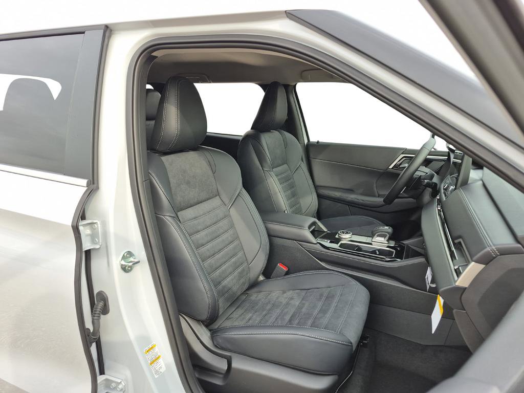 New 2026 Mitsubishi Outlander SE image 29