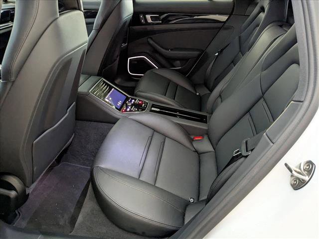 Used 2022 Porsche Panamera image 18