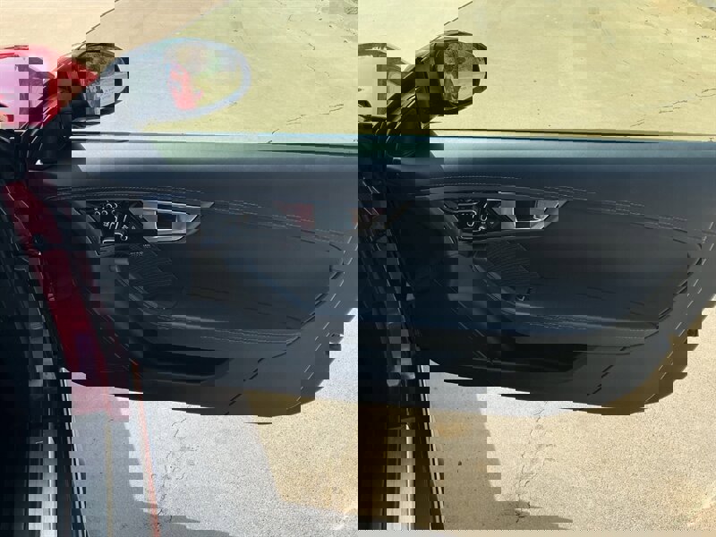 Used 2017 Jaguar F-TYPE R image 27