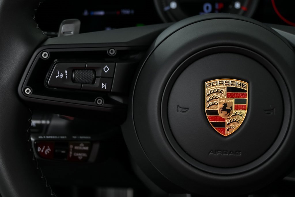 Certified 2024 Porsche 911 image 10