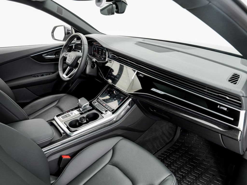 Used 2025 Audi Q8 Premium Plus w/ Premium Plus Package AWD/4WD image 20
