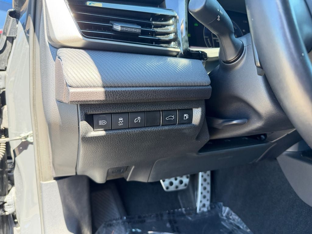 Used 2025 Toyota Camry SE FWD image 19
