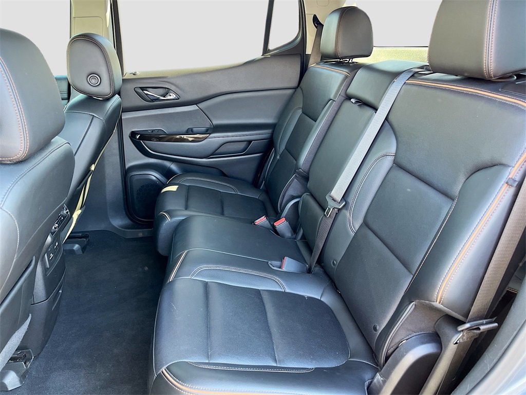 Used 2022 GMC Acadia AT4 w/ Technology Package image 26