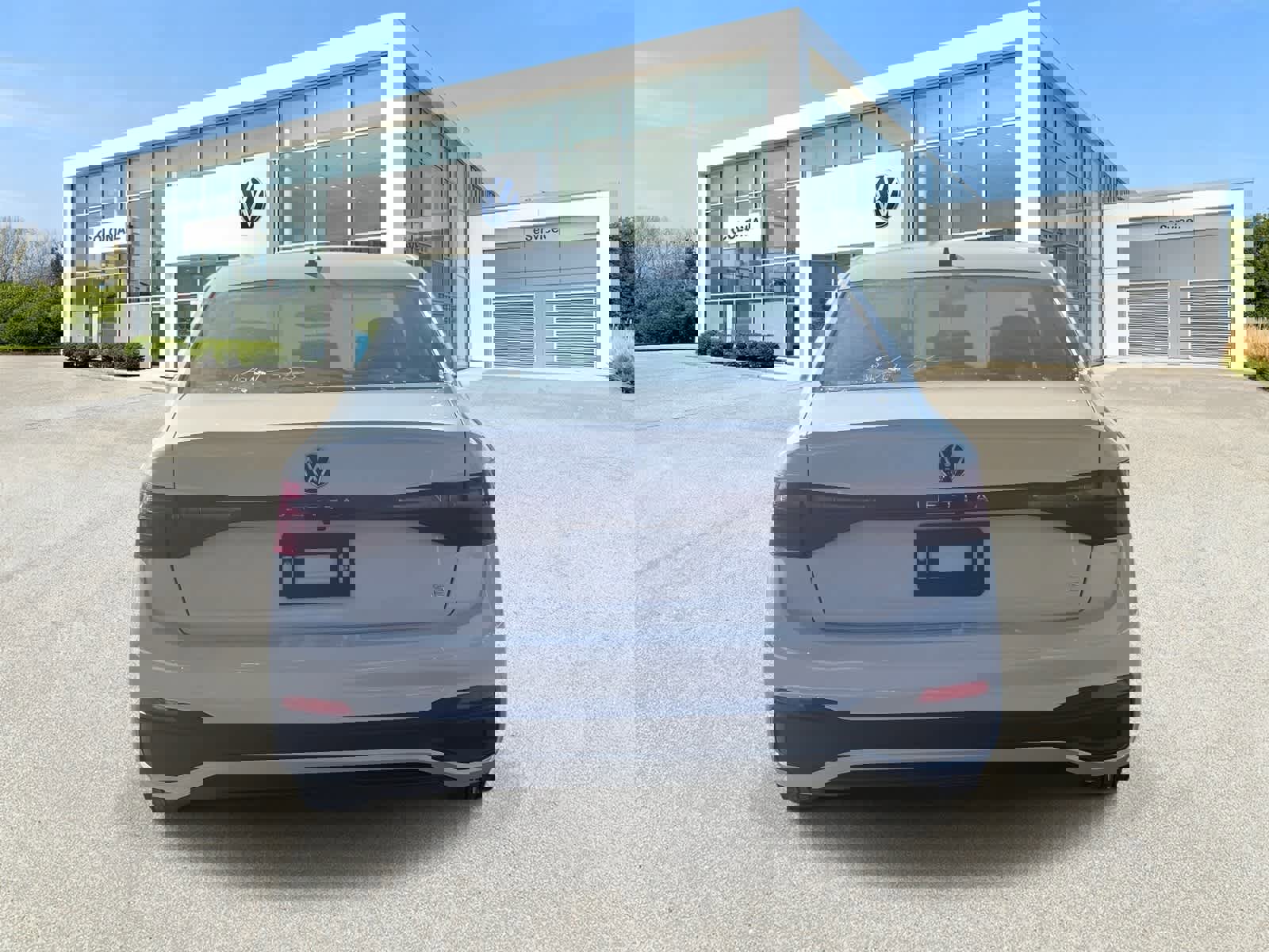 New 2025 Volkswagen Jetta SE image 4