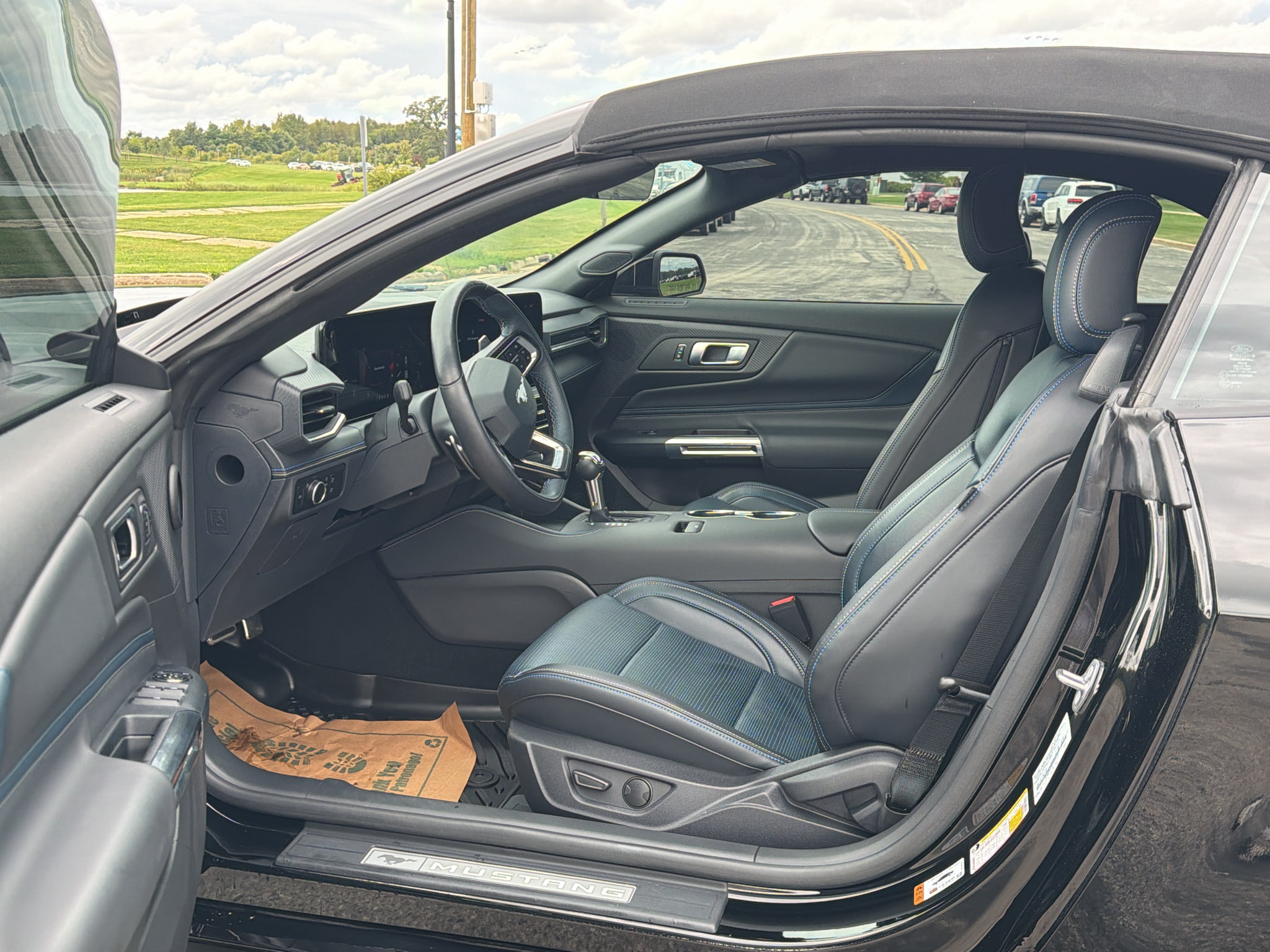 Used 2025 Ford Mustang GT Premium RWD image 13