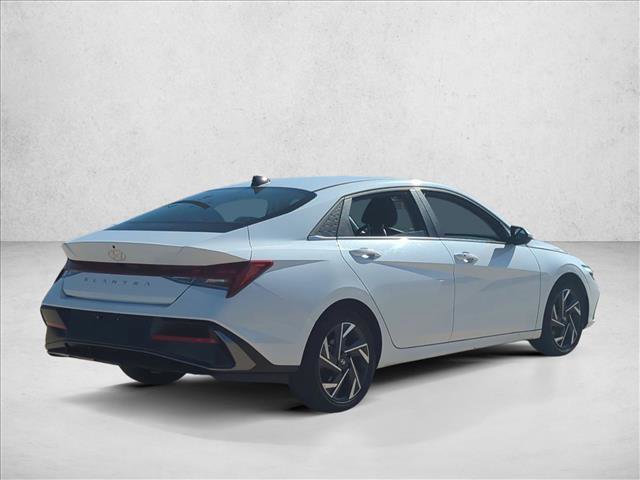 Used 2025 Hyundai Elantra SEL image 5