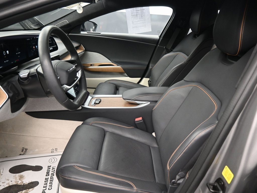 Used 2024 Lucid Air Touring image 22