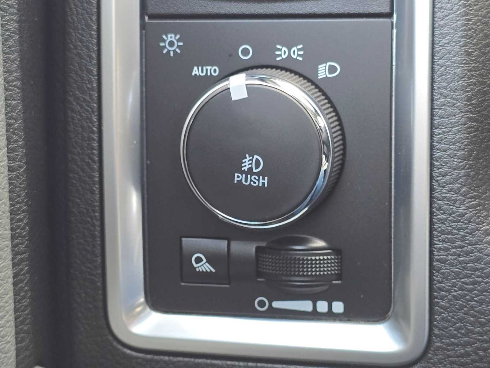 Used 2017 RAM 1500 Big Horn AWD/4WD image 30