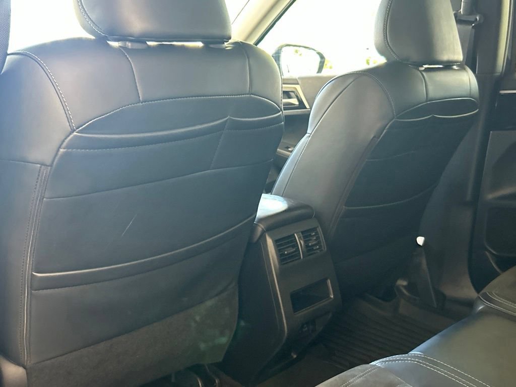 Used 2024 Mitsubishi Outlander FWD image 38