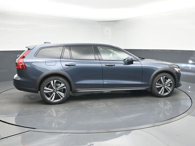 New 2026 Volvo V60 B5 Cross Country Plus w/ Protection Package Premier image 8