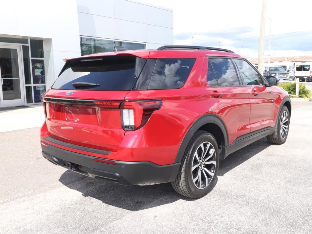 Used 2025 Ford Explorer ST-Line image 8