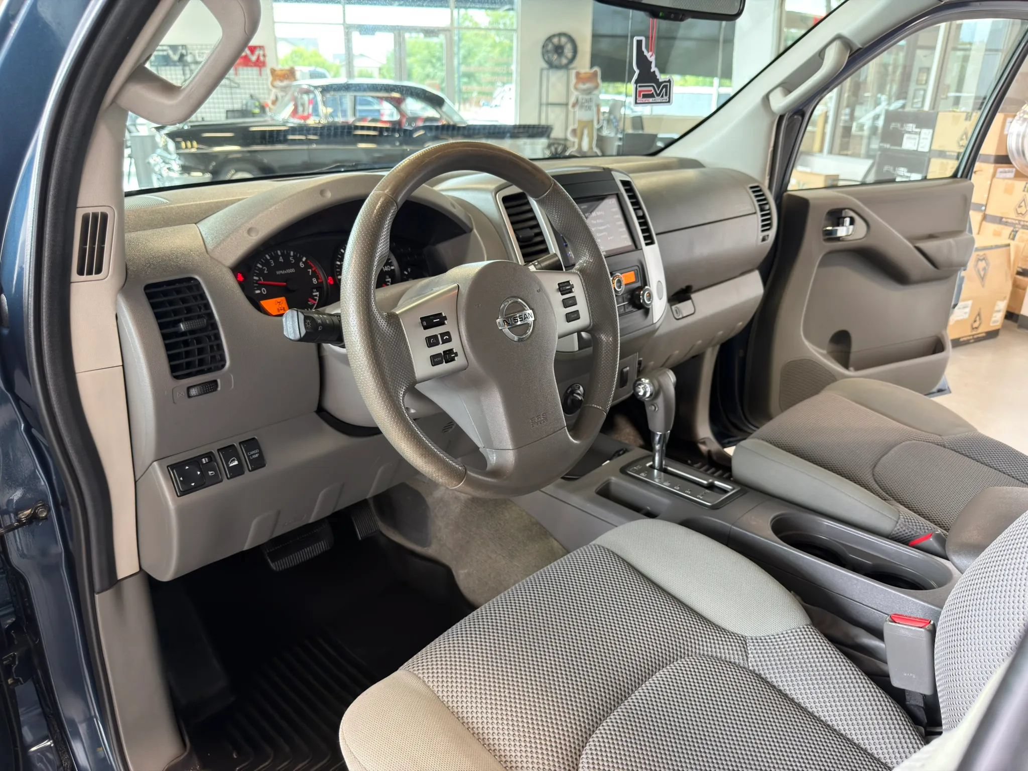 Used 2013 Nissan Frontier SV w/ SV Value Truck Pkg AWD/4WD image 13