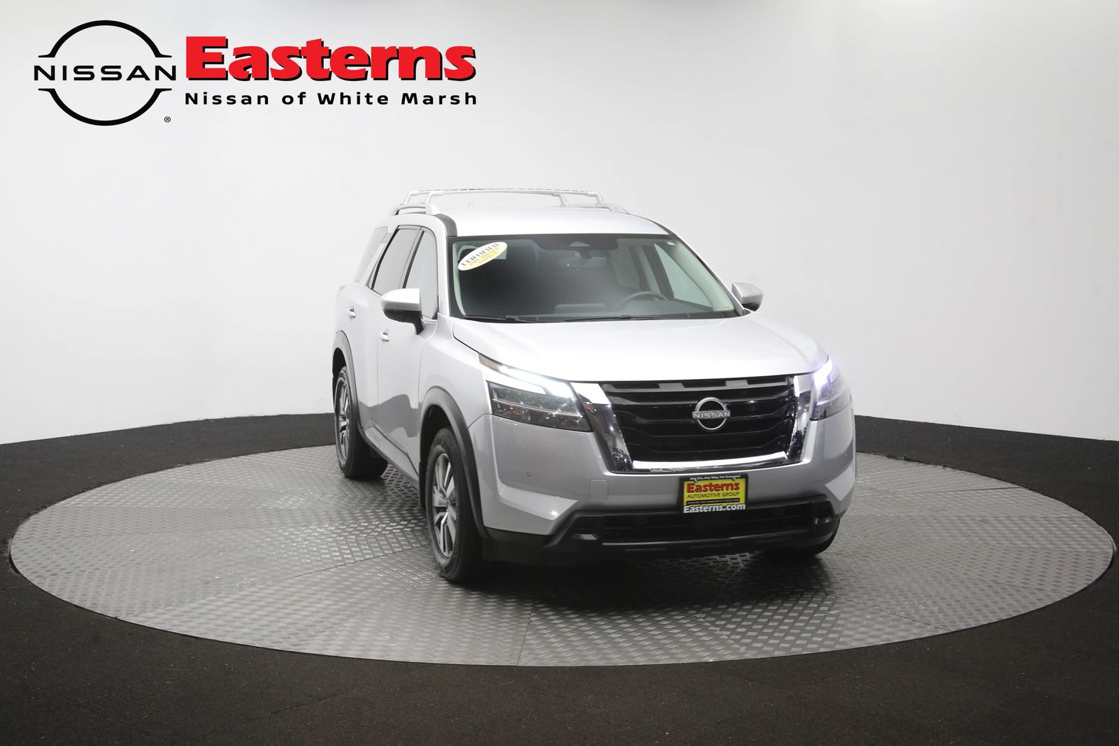 Used 2023 Nissan Pathfinder SL AWD/4WD image 52