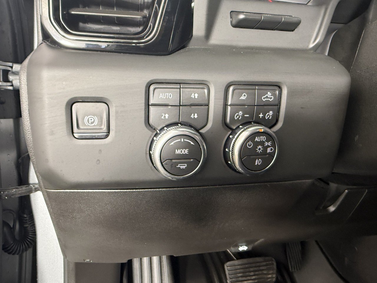 Used 2026 GMC Sierra 2500 AT4X AWD/4WD image 23