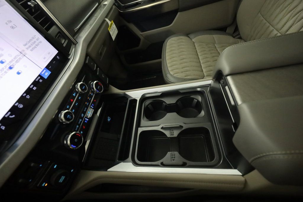 Used 2025 Ford F450 Platinum w/ Platinum Plus Package image 40