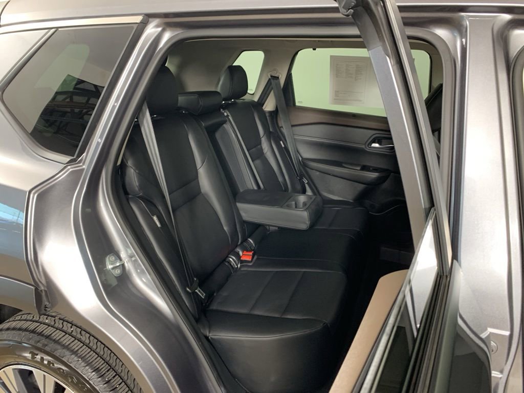 Used 2023 Nissan Rogue SV w/ SV Premium B Package image 36