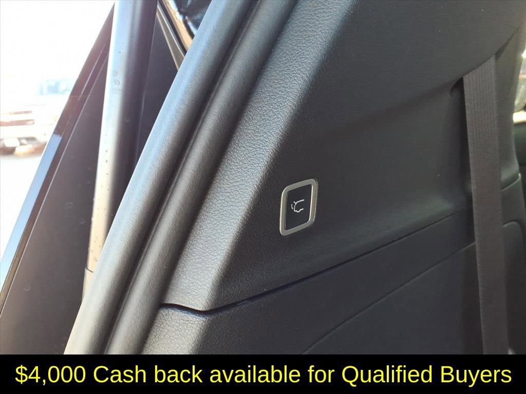 New 2026 Chrysler Pacifica Select w/ S Appearance Package image 7