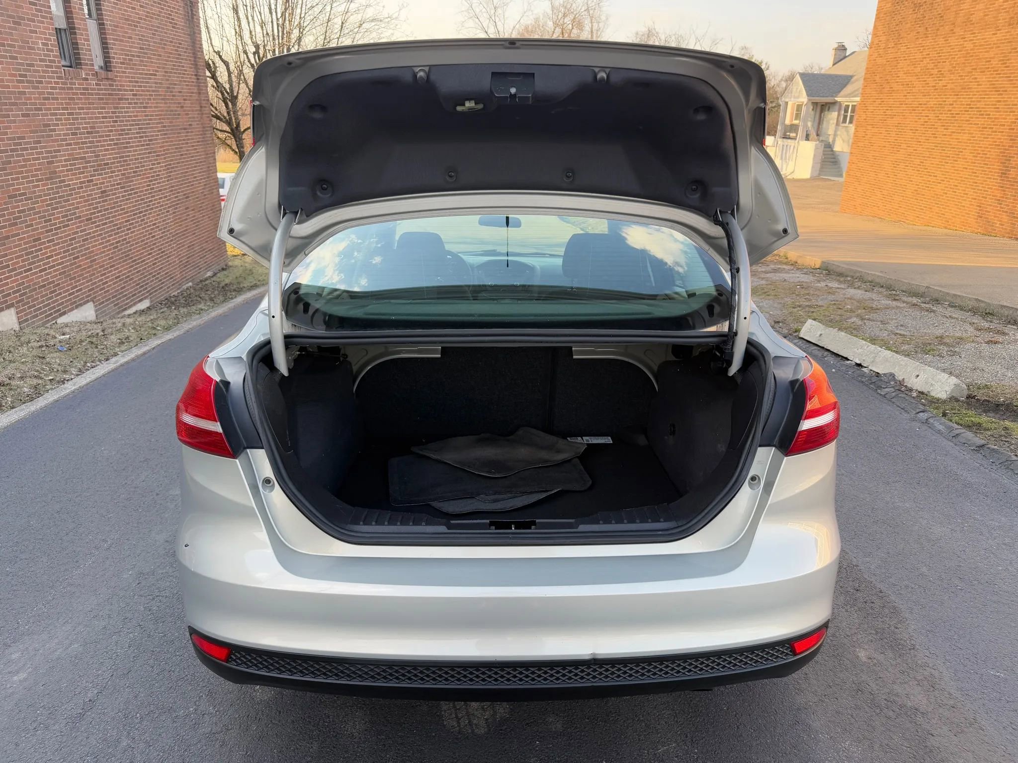 Used 2015 Ford Focus SE image 36