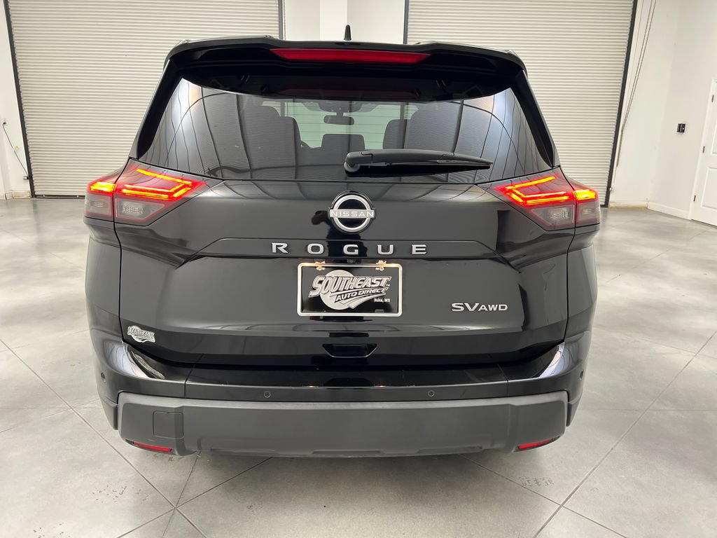 Used 2024 Nissan Rogue SV AWD/4WD image 8