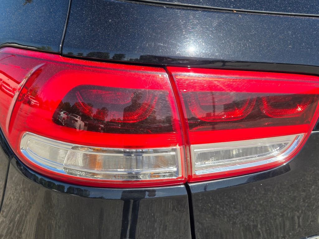 Used 2017 Kia Sorento SX image 11