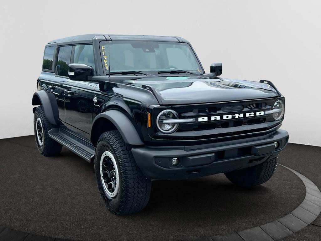 New 2025 Ford Bronco Outer Banks w/ Sasquatch Package
