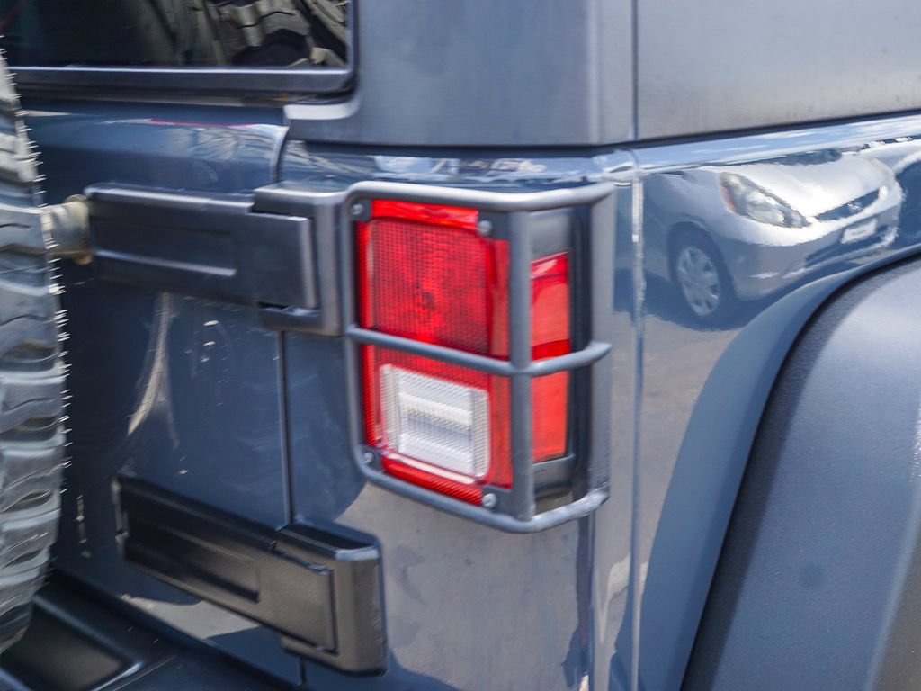 Used 2018 Jeep Wrangler Unlimited Rubicon AWD/4WD image 8