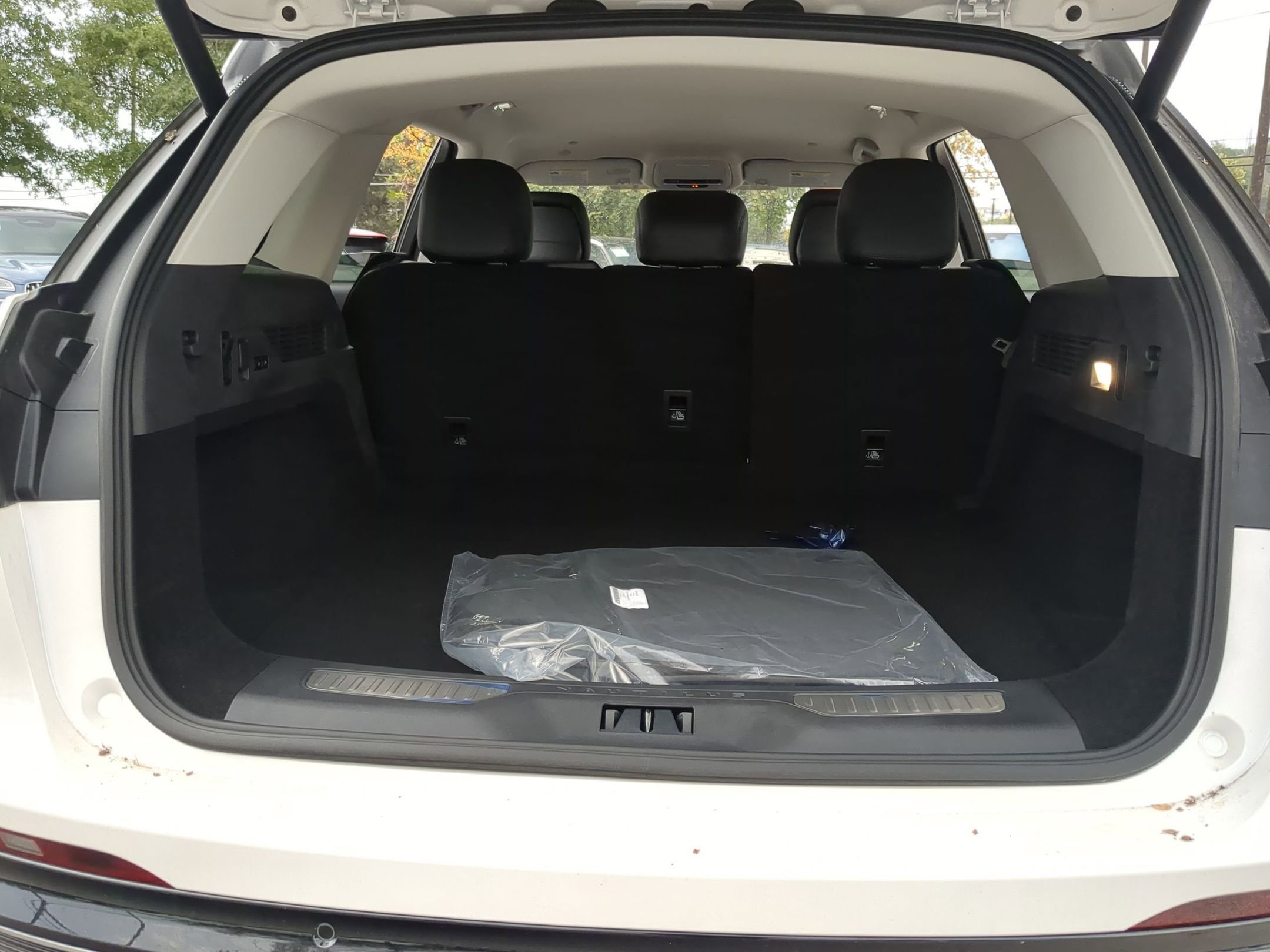 New 2026 Lincoln Nautilus Premier image 22