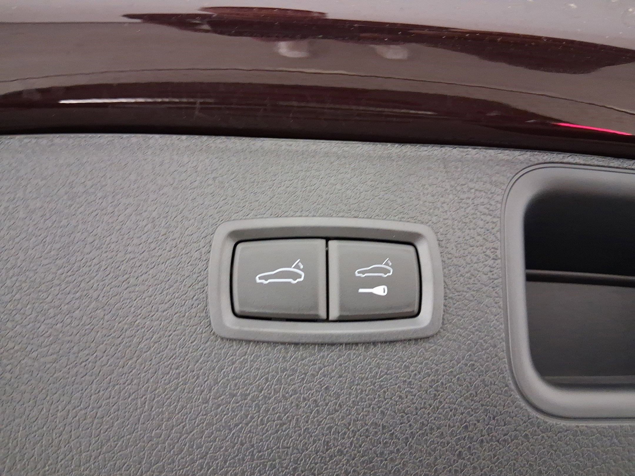 Used 2025 Porsche Macan image 33