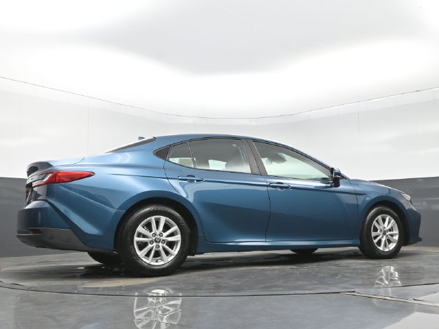 Used 2025 Toyota Camry LE FWD image 25