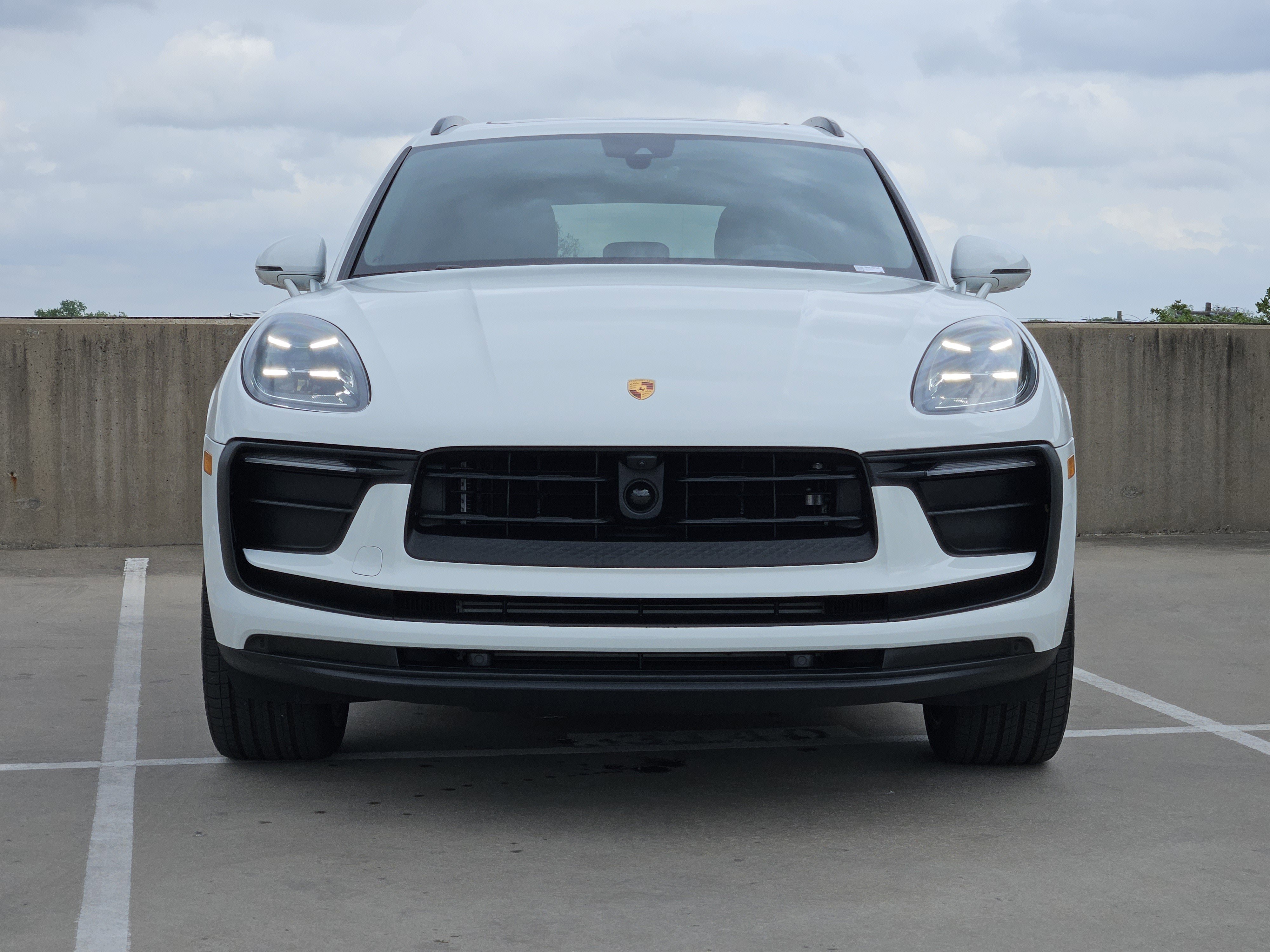 Certified 2026 Porsche Macan image 11