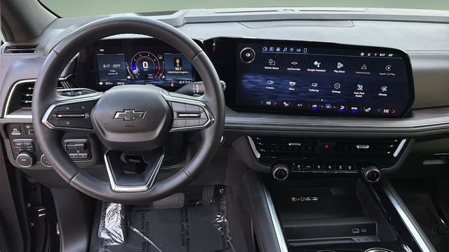 Used 2025 Chevrolet Suburban Z71 w/ Comfort Package image 9