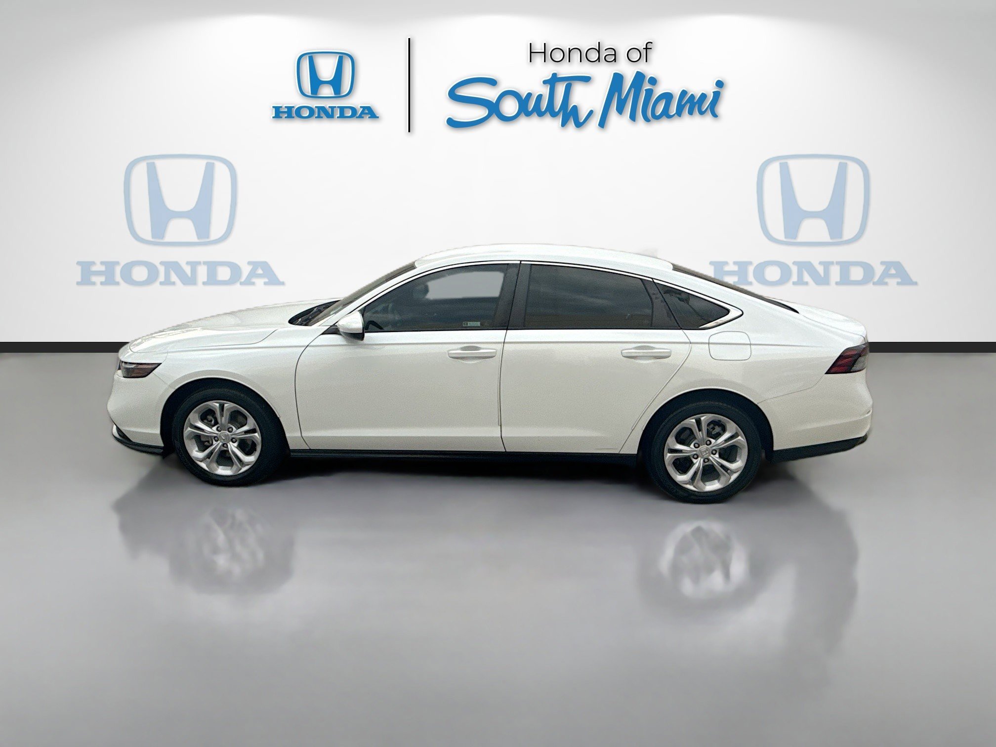 Used 2023 Honda Accord LX image 4