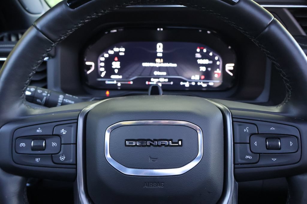 Certified 2024 GMC Yukon Denali Ultimate w/ LPO, Floor Liner Package AWD/4WD image 31