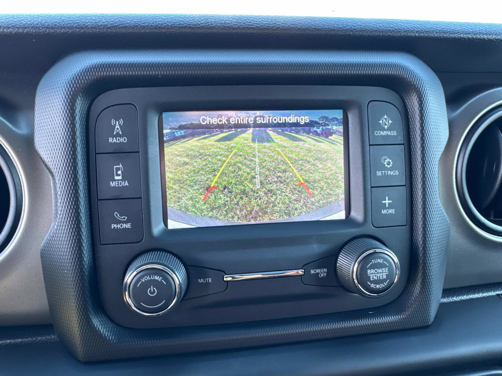 Used 2019 Jeep Wrangler Unlimited Sport S image 23