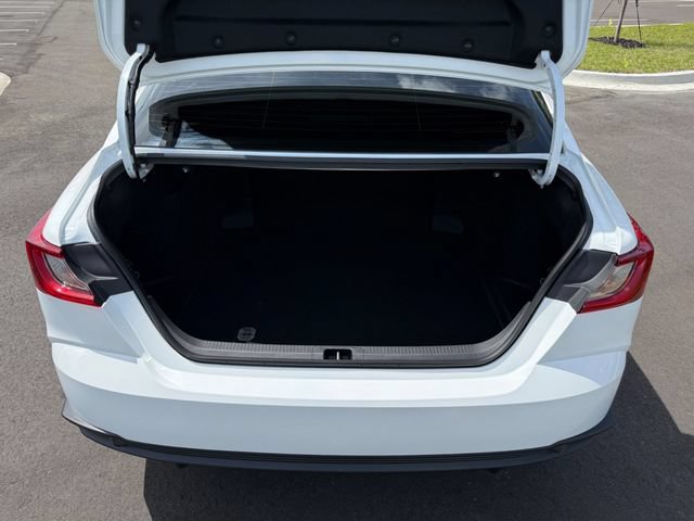 Used 2026 Toyota Camry SE FWD image 14