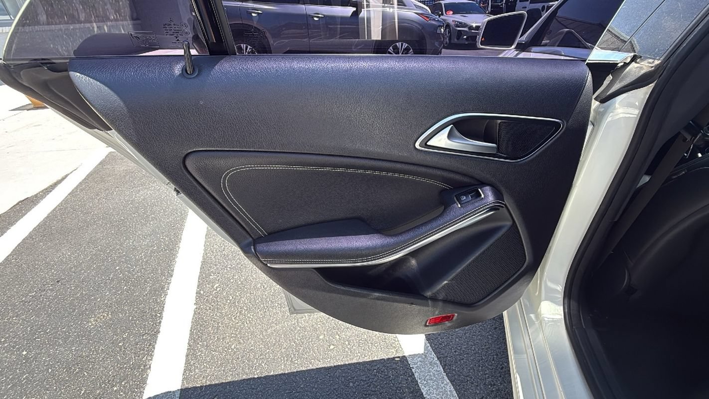 Used 2017 Mercedes-Benz CLA 250 4MATIC image 11