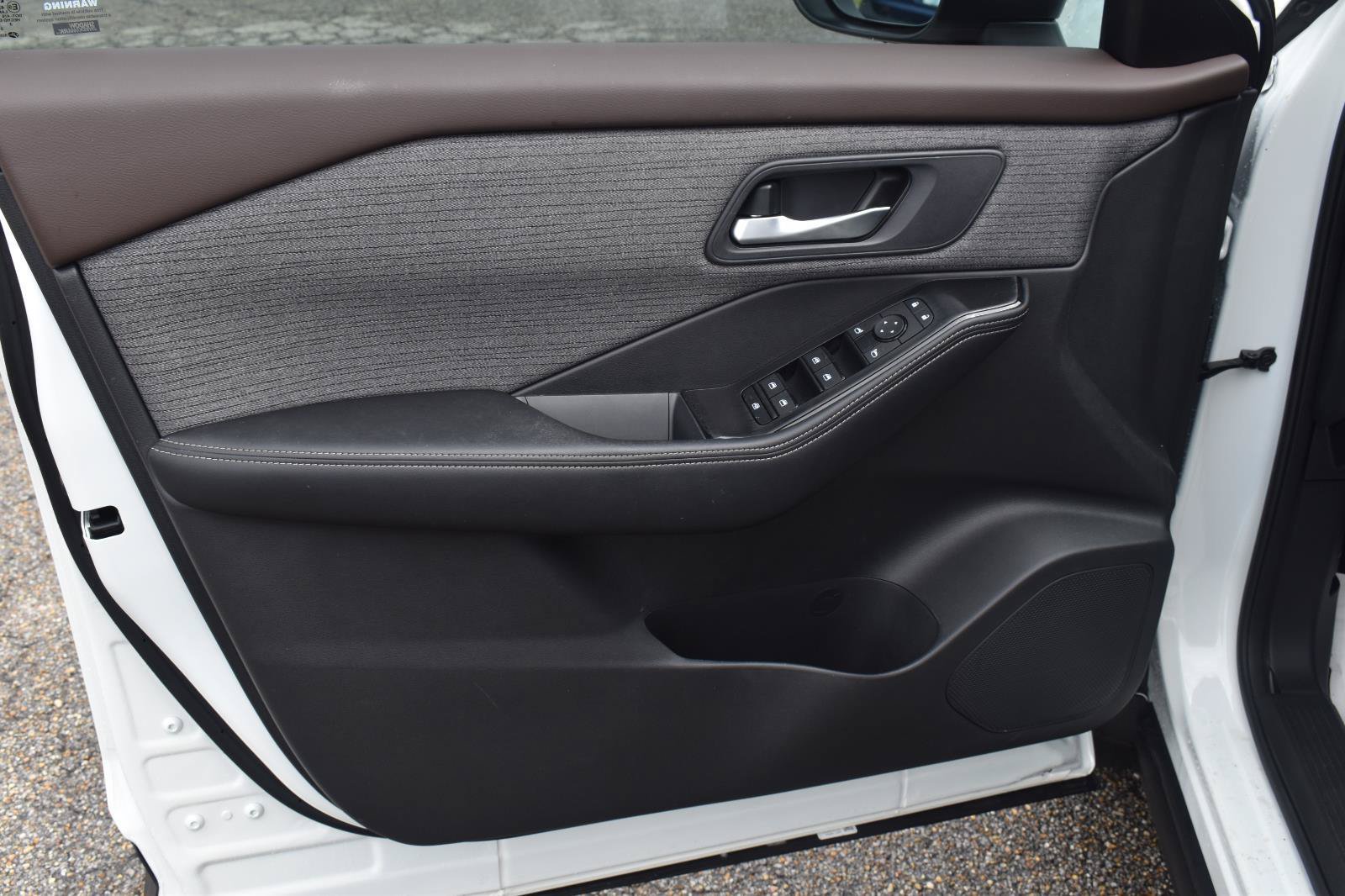 Used 2023 Nissan Rogue SV FWD image 22