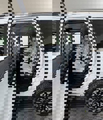 New 2026 Ford Expedition Platinum w/ Driver's Package image 9