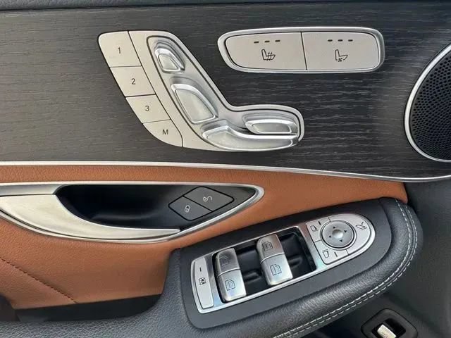 Used 2022 Mercedes-Benz GLC 300 4MATIC image 12