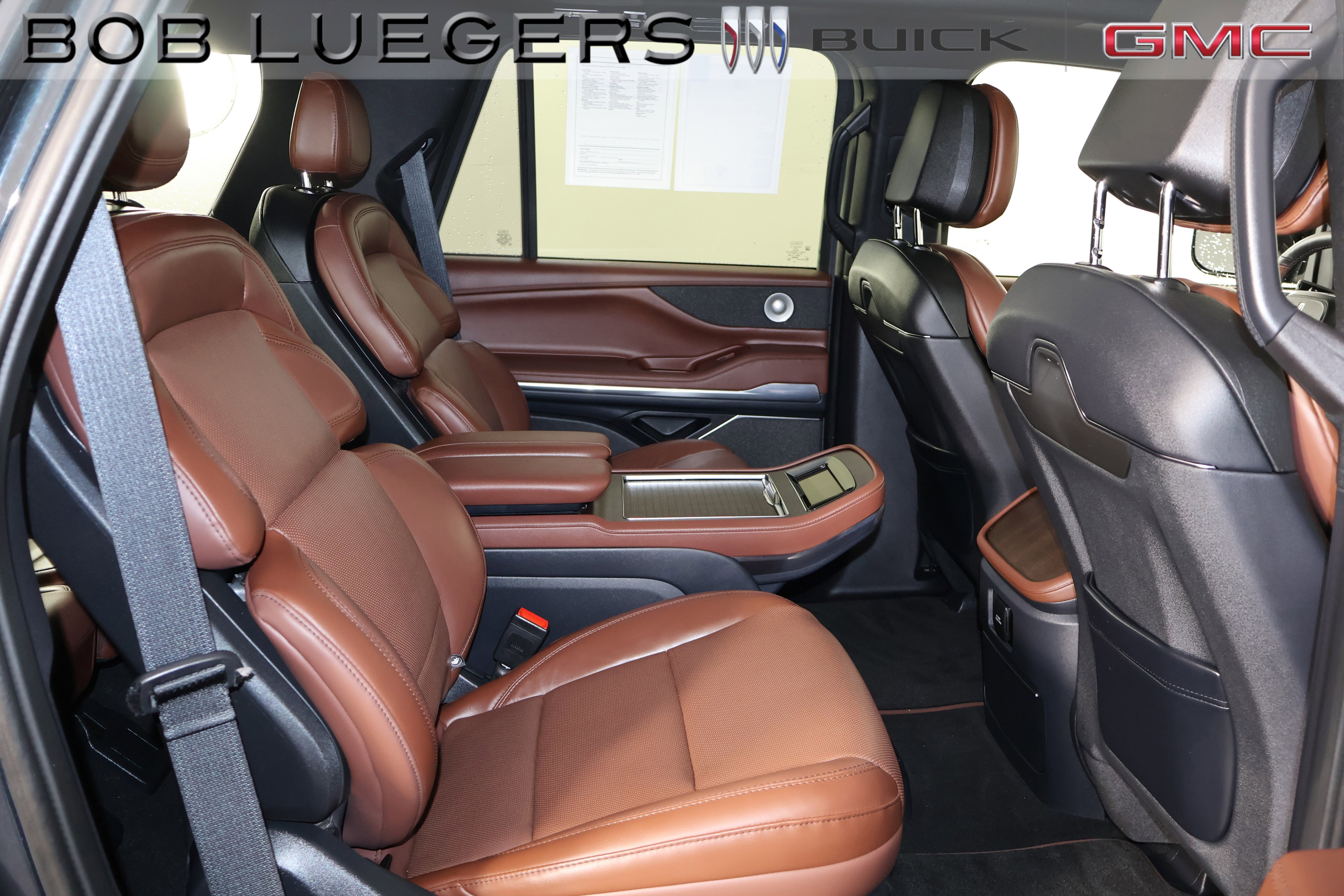 Used 2026 Lincoln Navigator Reserve AWD/4WD image 16