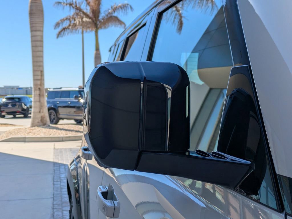 New 2026 Land Rover Defender 110 X-Dynamic SE image 12