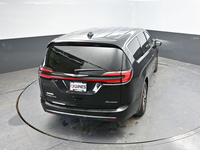 Used 2023 Chrysler Pacifica Touring-L FWD image 40
