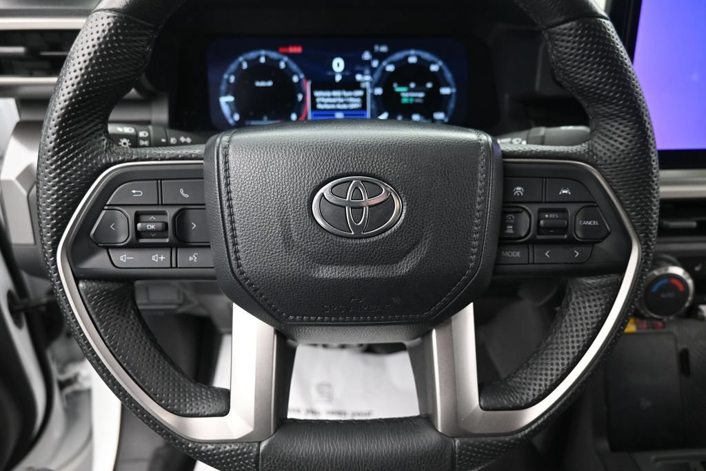 Used 2024 Toyota Tacoma TRD Sport AWD/4WD image 25