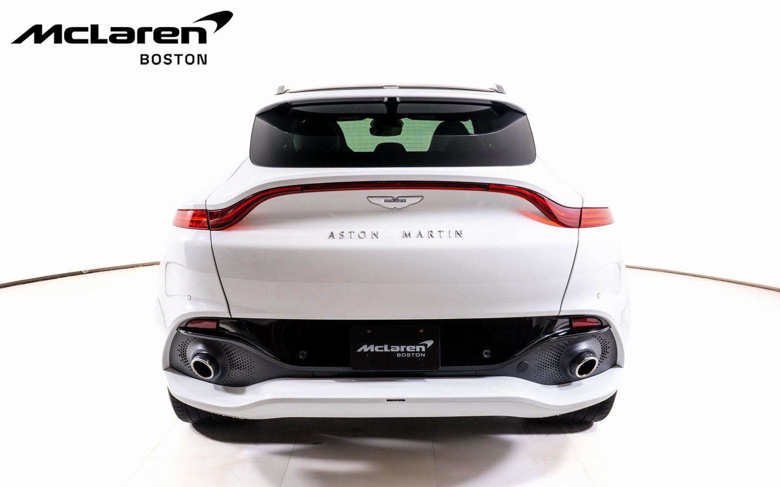 Used 2022 Aston Martin DBX AWD/4WD image 4
