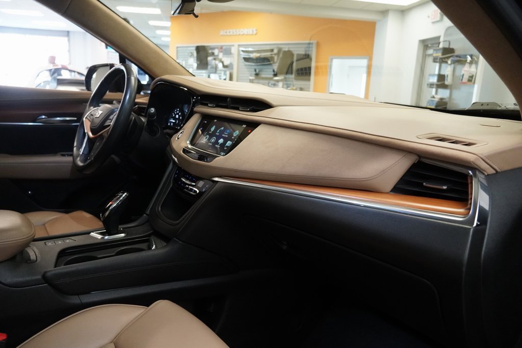 Used 2018 Cadillac XT5 Platinum w/ Driver Assist Package image 30