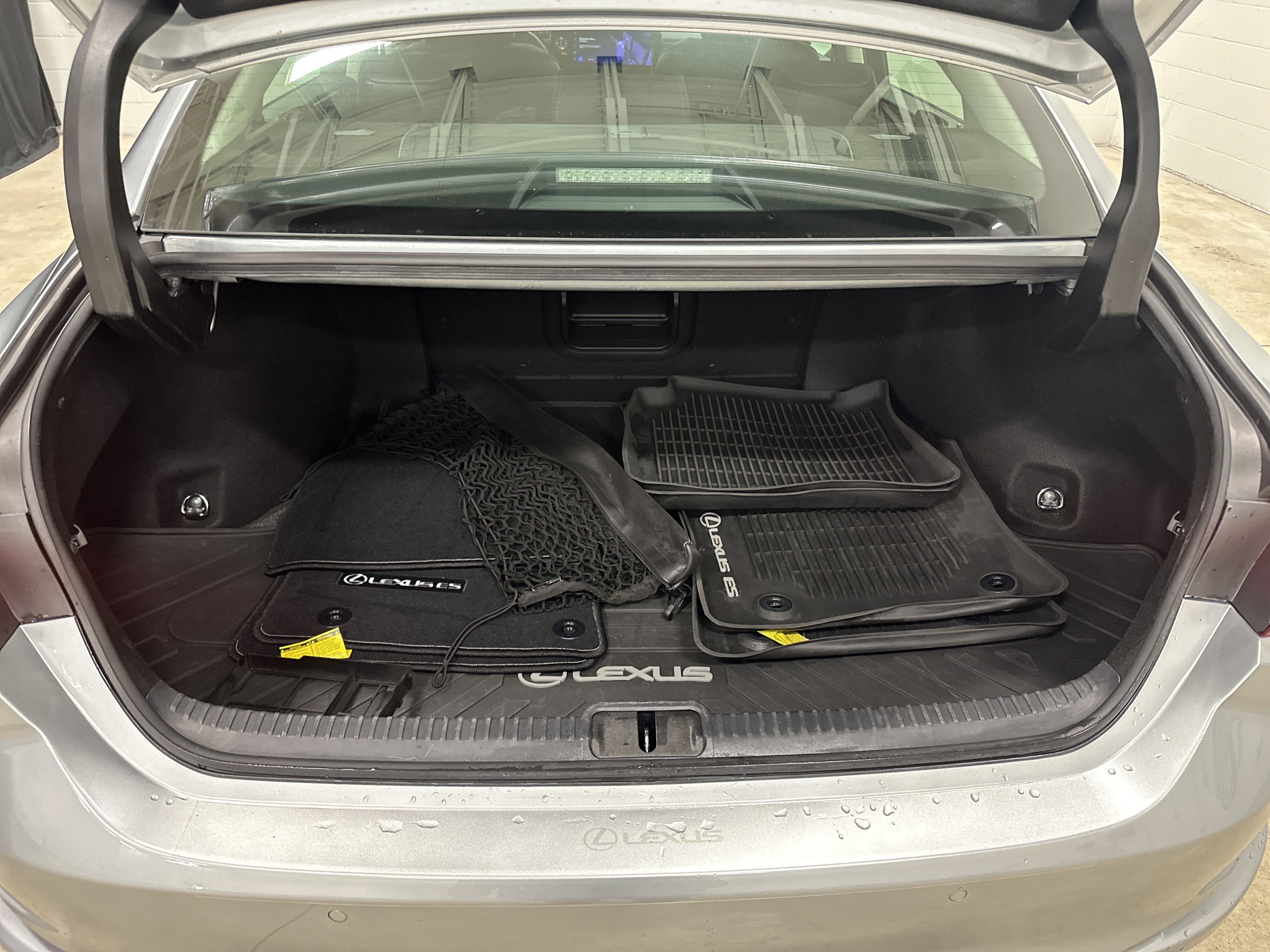 Used 2023 Lexus ES 350 w/ Premium Package FWD image 32